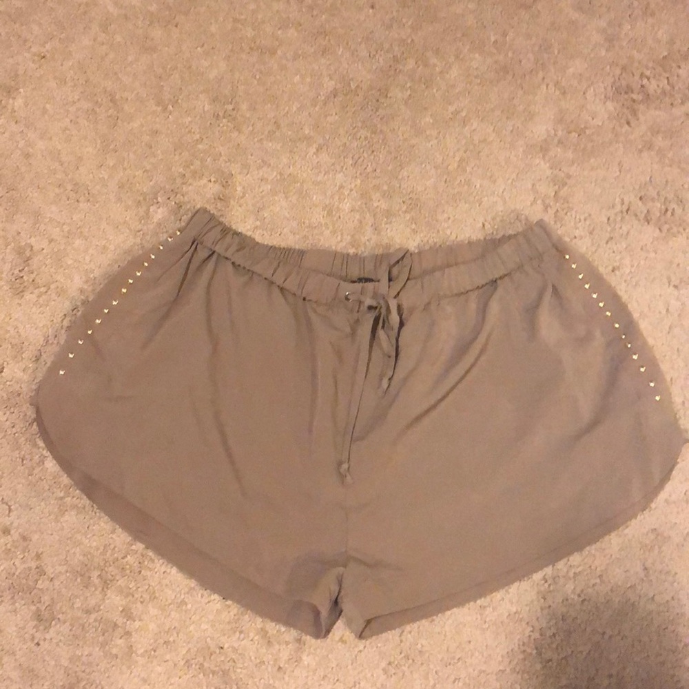 Shorts - Picture 5 of 7